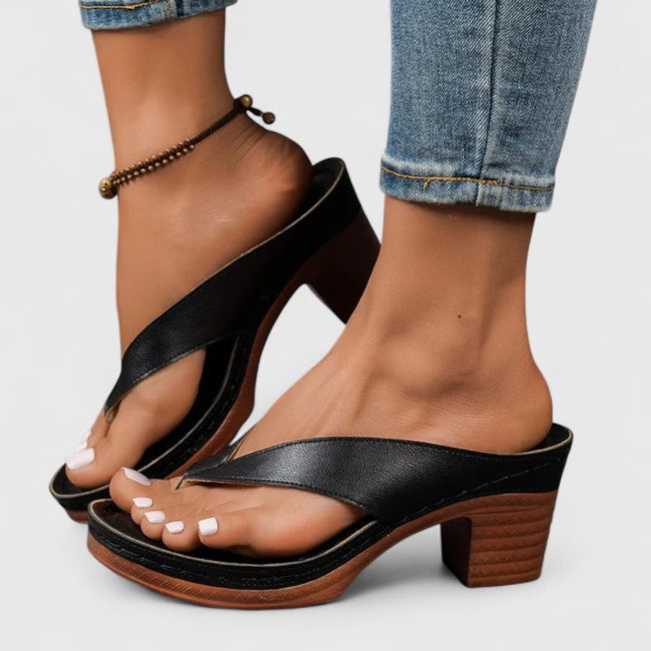 Tindra™ | Women's Leather Block Heel Thong Sandals