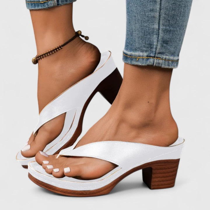 Tindra™ | Women's Leather Block Heel Thong Sandals