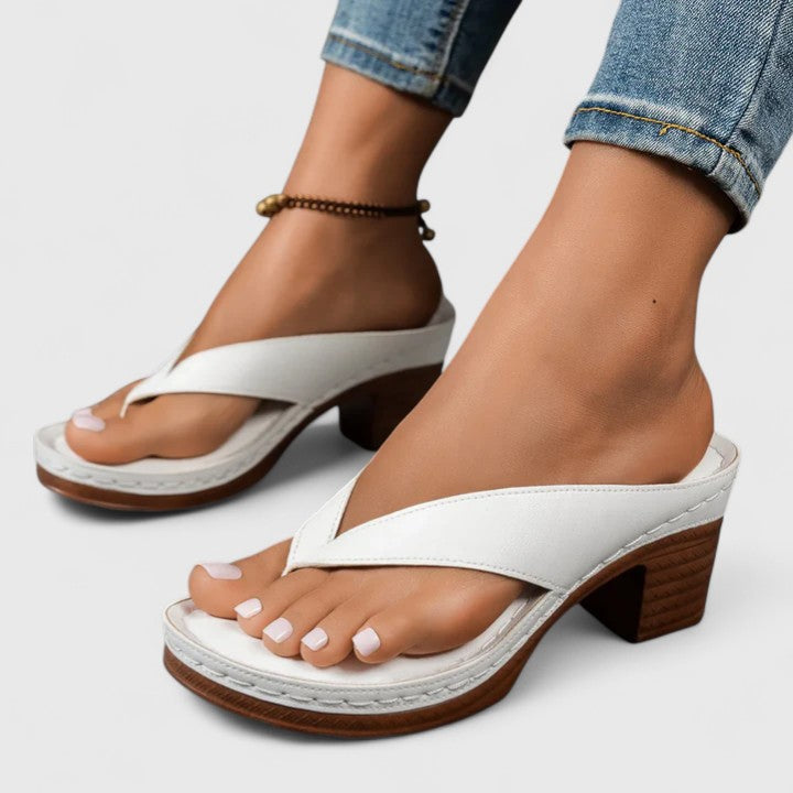 Tindra™ | Women's Leather Block Heel Thong Sandals