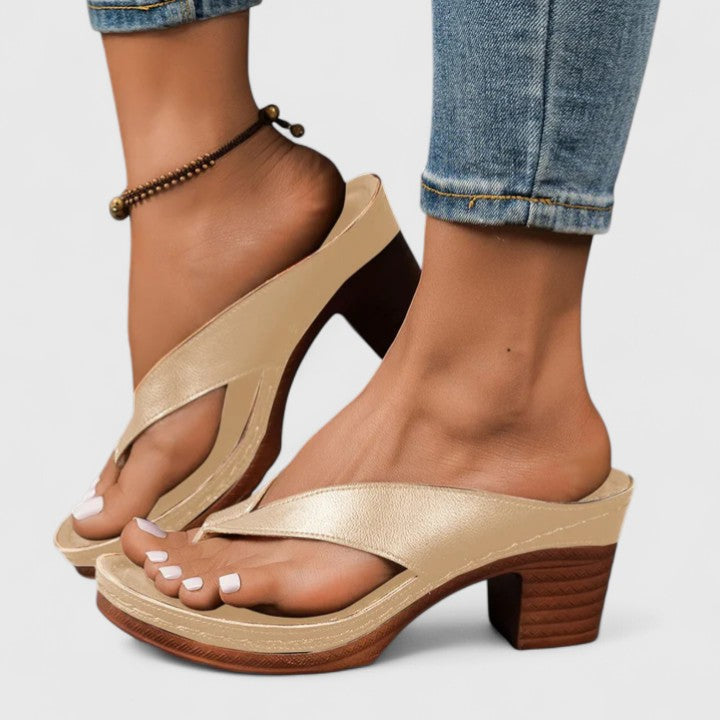 Tindra™ | Women's Leather Block Heel Thong Sandals
